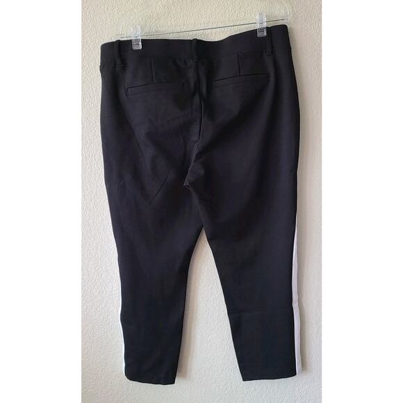 Torrid Black White Tuxedo Stripe Stretch Pull On Pant Size 2X NEW Ponte Cropped - Picture 10 of 13